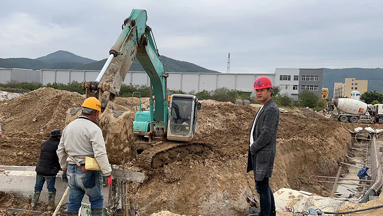 ���̰���